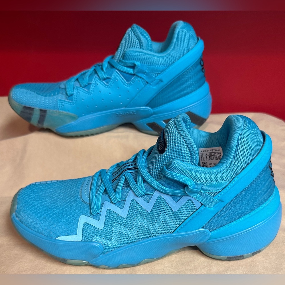 Adidas D.O.N. Issue 2 Crayola Sky Blue  Basketball Shoes Men’s Size 7.5